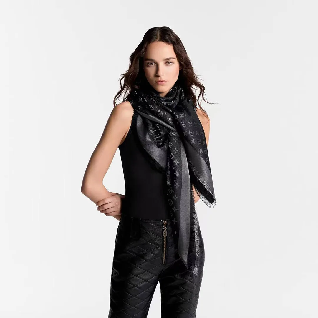 M75123 Monogram Shine Shawl Black