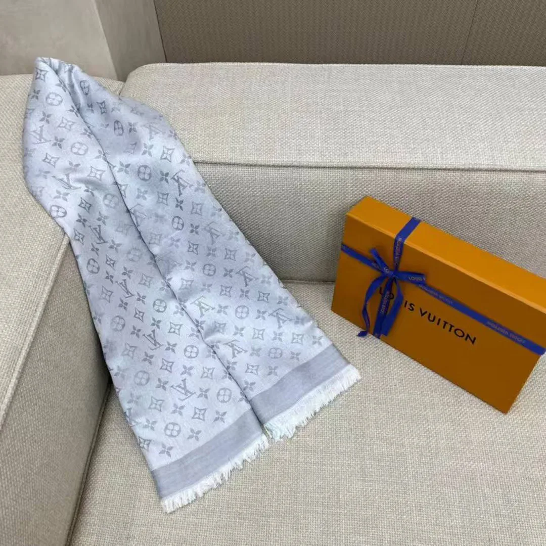 M70804 Denim Monogram Shawl Pearl Gray Monogram Pattern