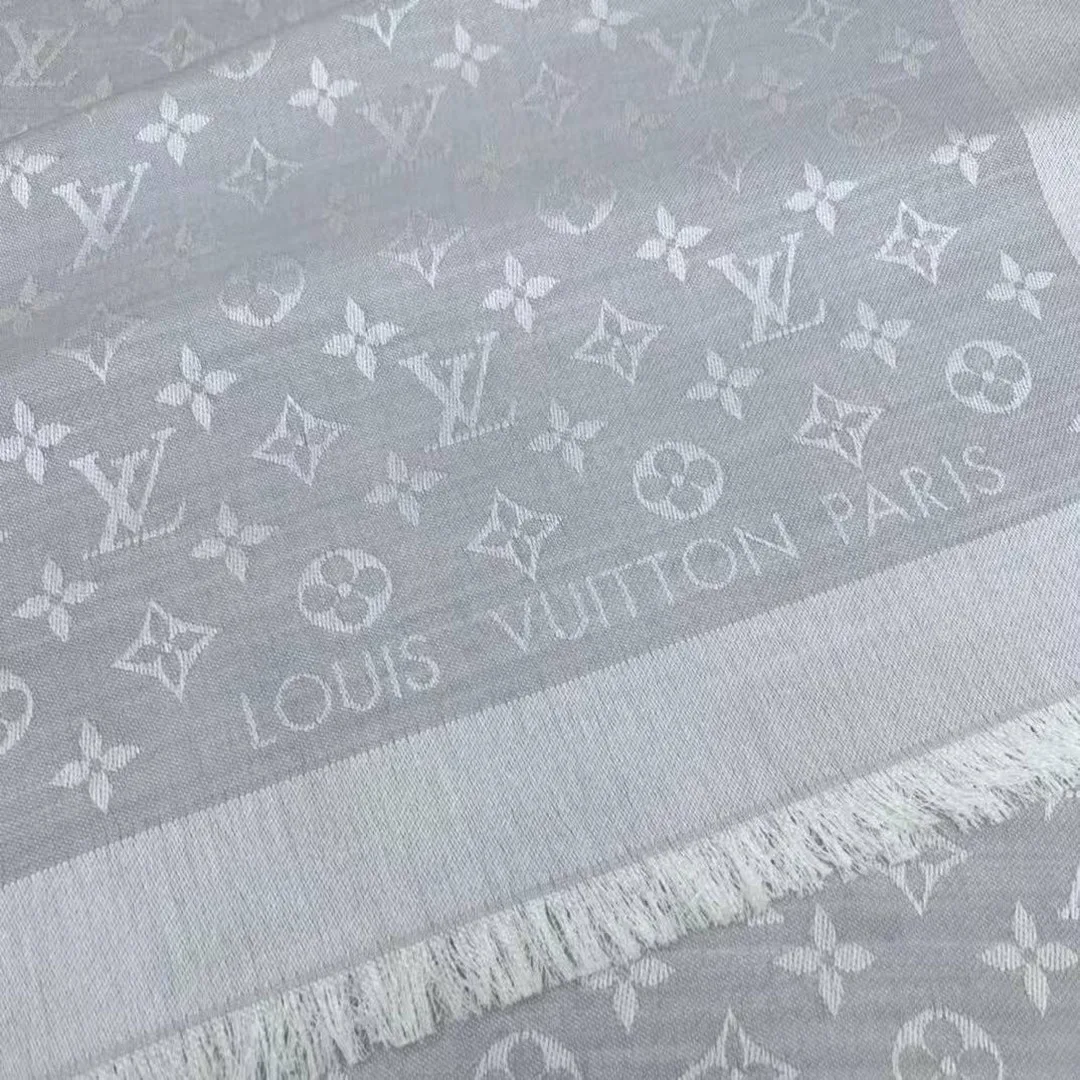 M70804 Denim Monogram Shawl Pearl Gray Monogram Pattern