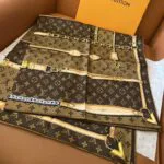 M78666 Monogram Confidential Square 90 Brown - M78667 2 M78666 Monogram Confidential Square 90 Brown