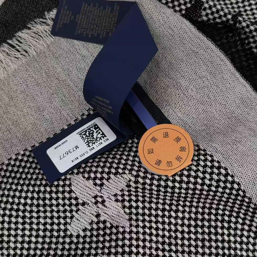 M73677 Neo Natté Monogram Shawl Black Monogram Pattern