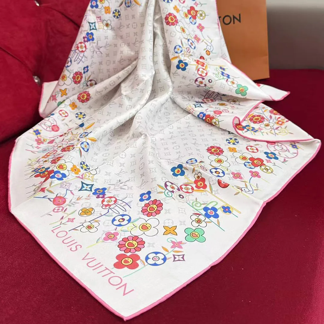 M96263 L.V x TM Monogram Superflat Flowers Square 90 Takashi Murakami White Monogram Pattern