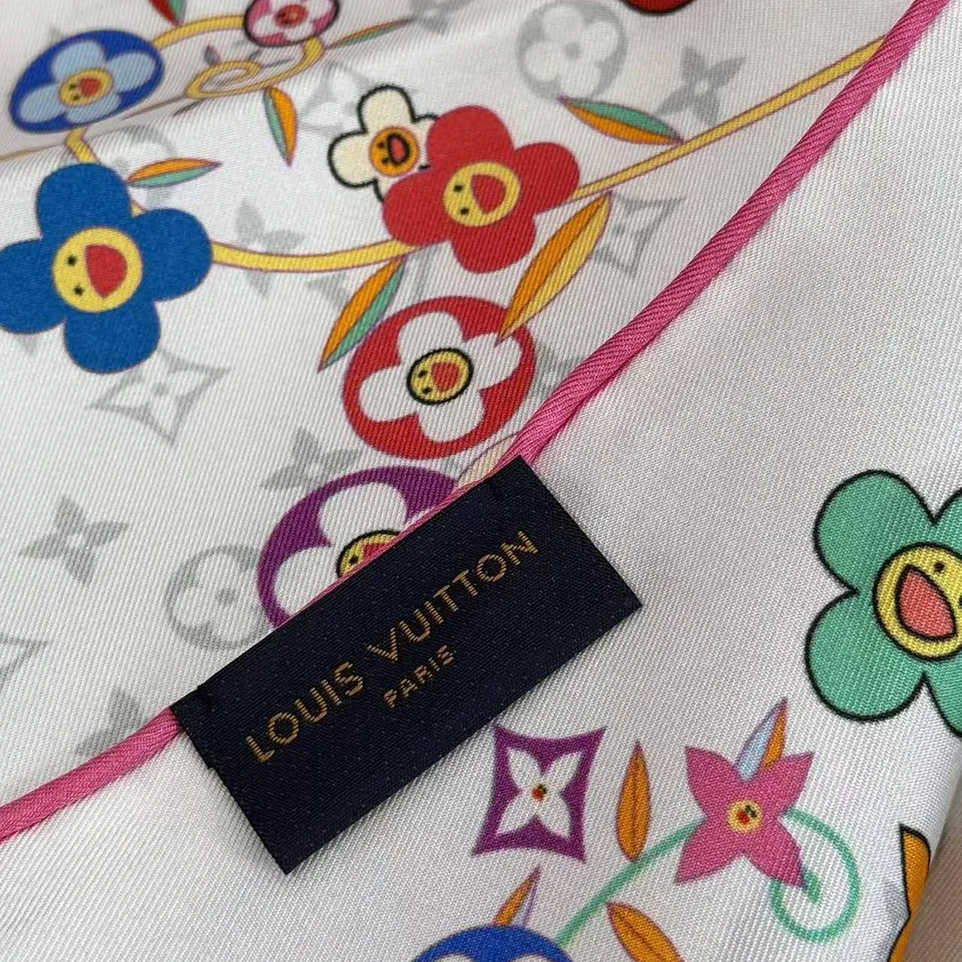 M96263 L.V x TM Monogram Superflat Flowers Square 90 Takashi Murakami White Monogram Pattern