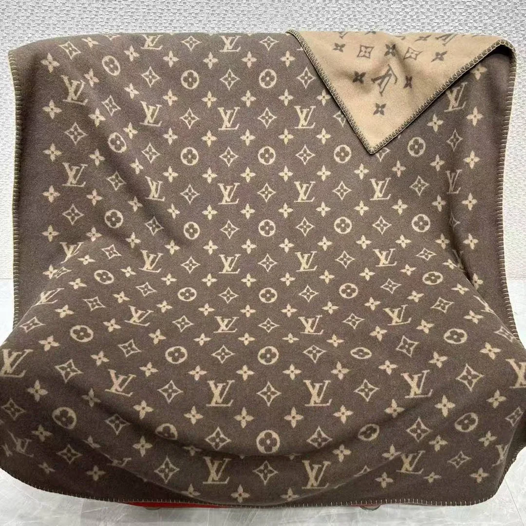 M70439 Neo Monogram Blanket