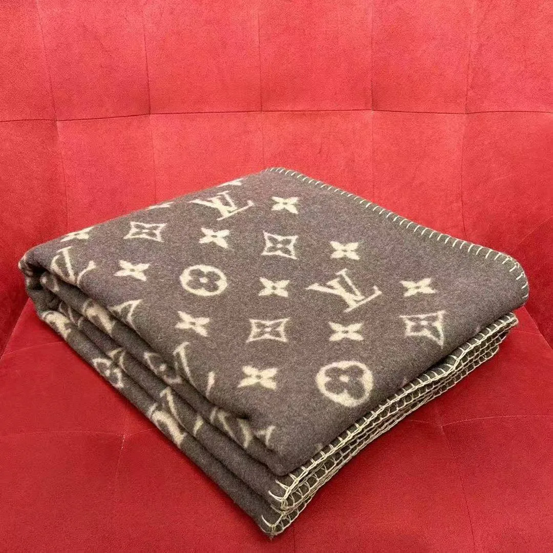 M70439 Neo Monogram Blanket