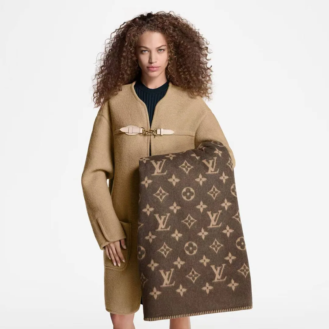 M70439 Neo Monogram Blanket