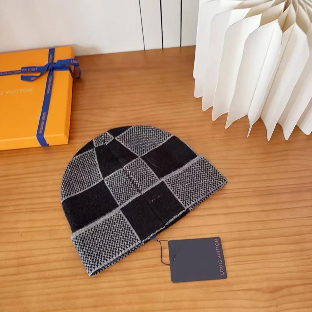 M92737 Damier Heritage Beanie Black Damier Print 100% Wool