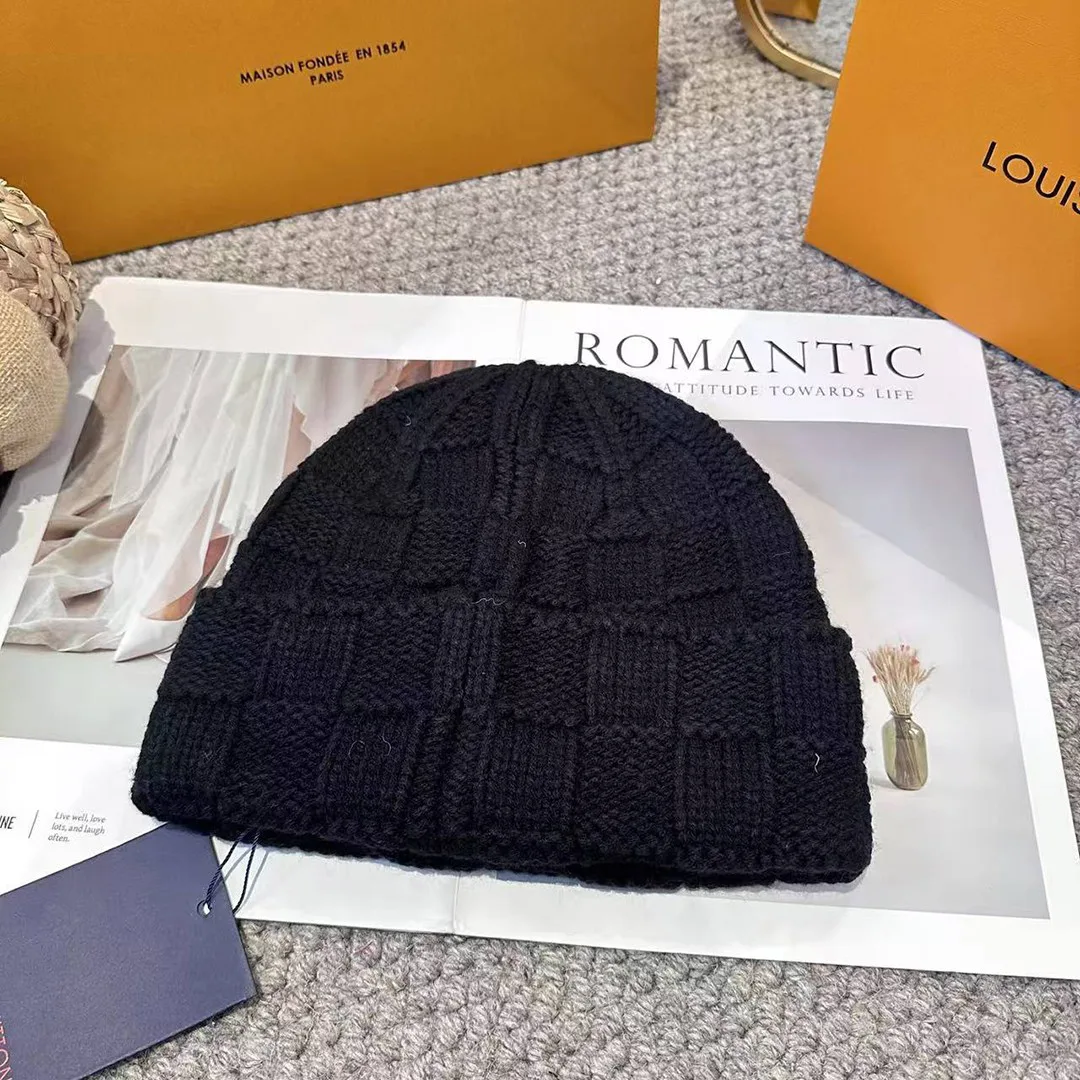 M92739 Damier Snug Beanie Black Damier Knit 100% Wool