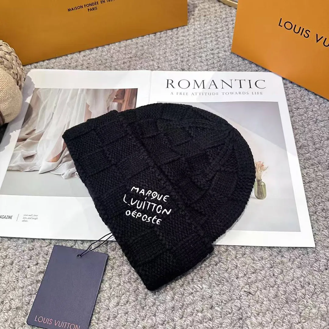 M92739 Damier Snug Beanie Black Damier Knit 100% Wool