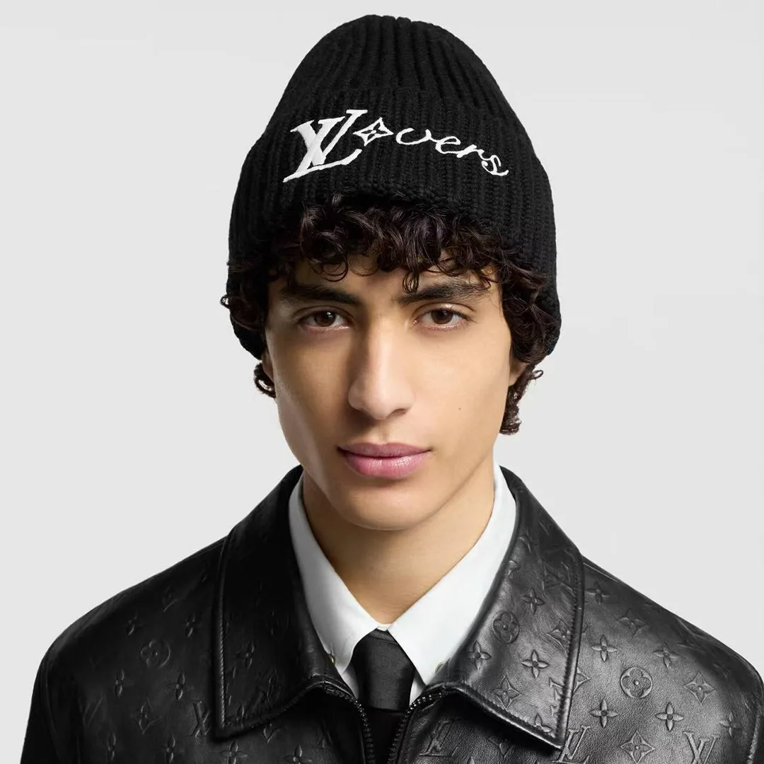 M7741A Vers Beanie Black 100% Wool