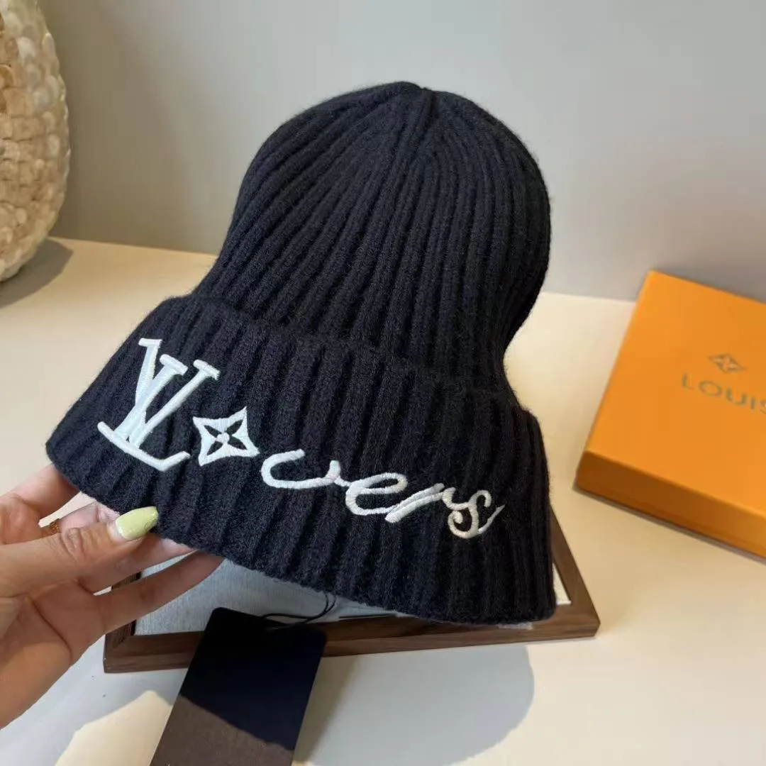 M7741A Vers Beanie Black 100% Wool