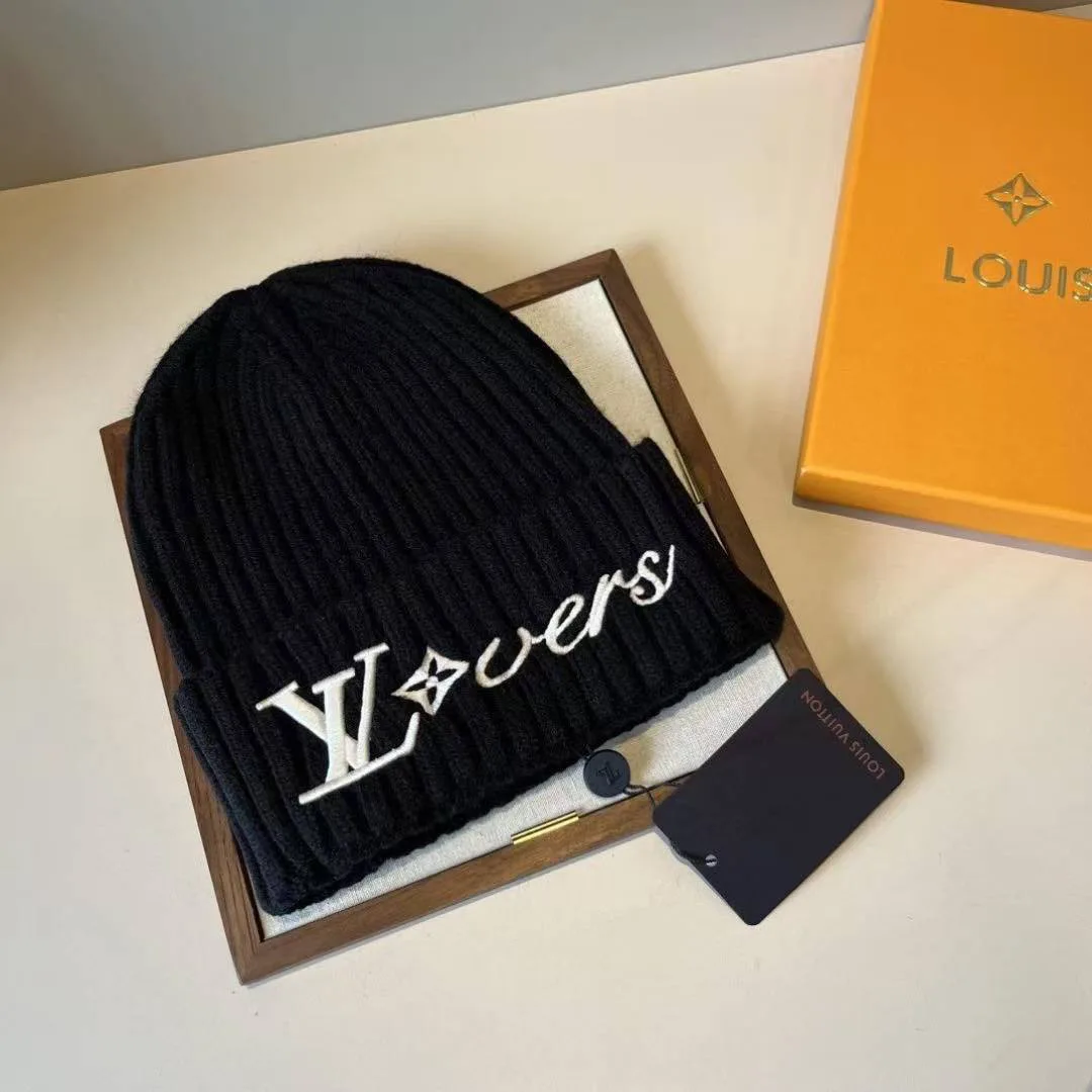 M7741A Vers Beanie Black 100% Wool
