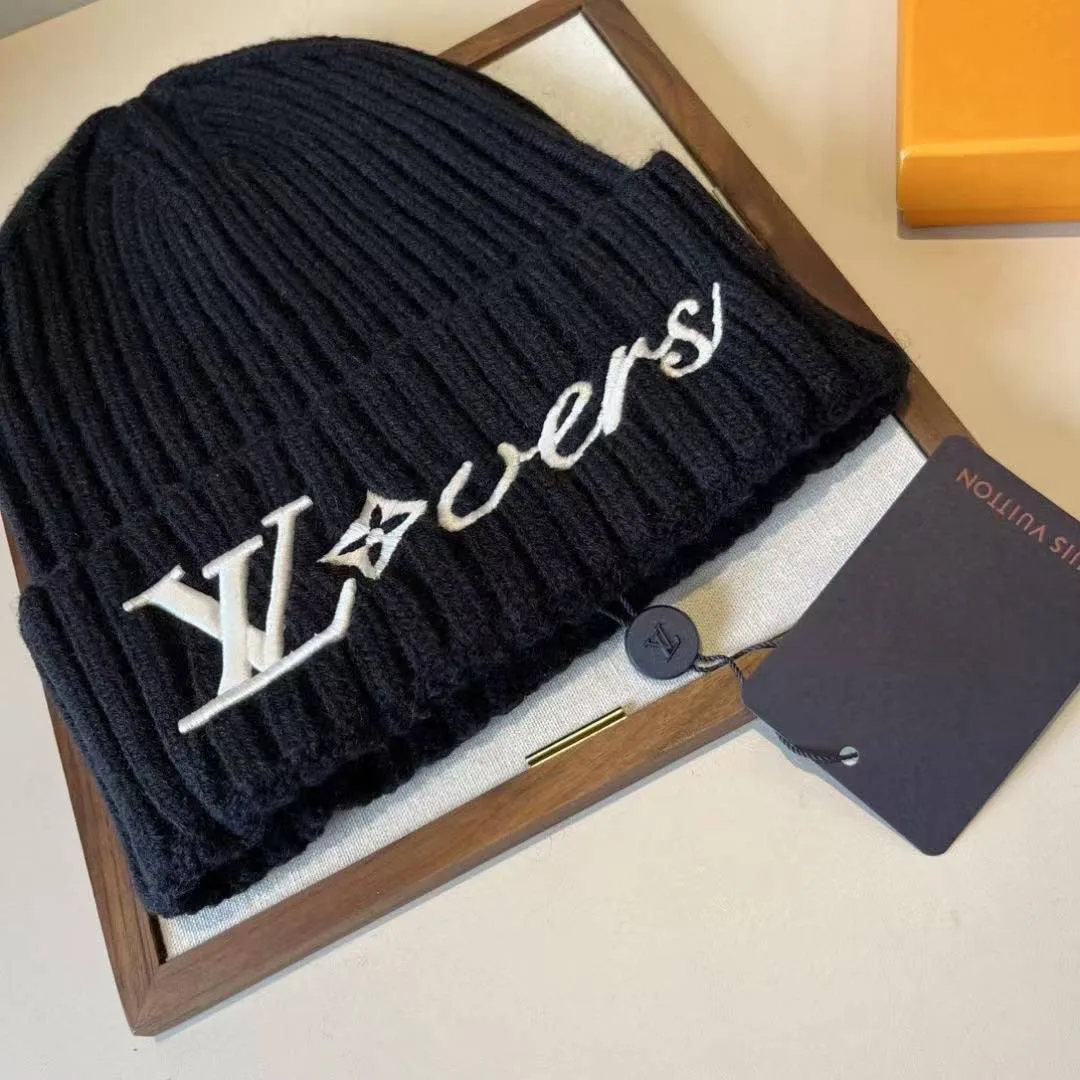 M7741A Vers Beanie Black 100% Wool