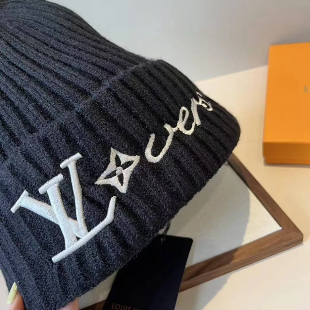 M7741A Vers Beanie Black 100% Wool