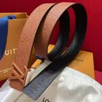 M4512V L.V Initiales Taurillon Monogram 40mm Reversible Belt Embossed Monogram Pattern Leather - M4634V 1 M4512V L.V Initiales Taurillon Monogram 40mm Reversible Belt Embossed Monogram Pattern Leather