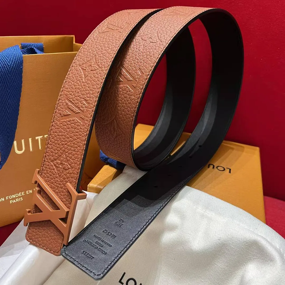 M4512V L.V Initiales Taurillon Monogram 40mm Reversible Belt Embossed Monogram Pattern Leather