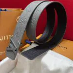 M8662U L.V Initiales Taurillon Monogram 40mm Reversible Belt Dark Grey Embossed Monogram Pattern Leather - M8663U 1 M8662U L.V Initiales Taurillon Monogram 40mm Reversible Belt Dark Grey Embossed Monogram Pattern Leather