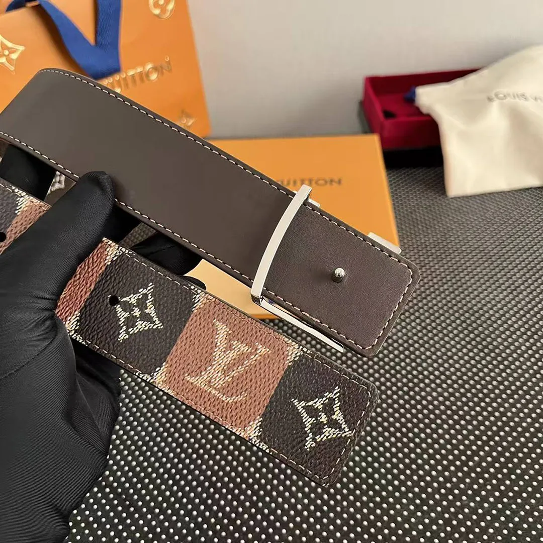M4381V L.V Initiales College Monogram Heritage 40mm Reversible Belt