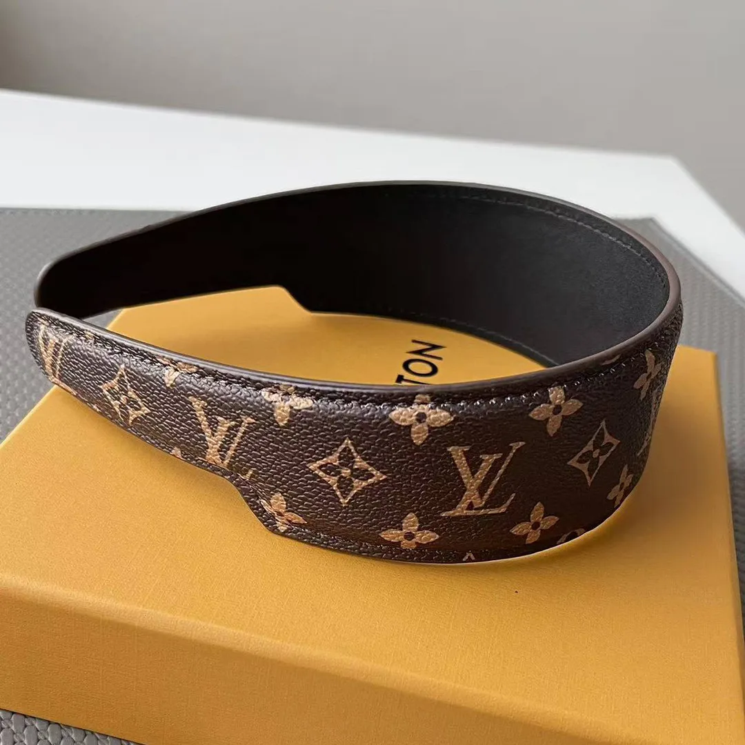 M94557 Outline Headband Monogram Coated Canvas