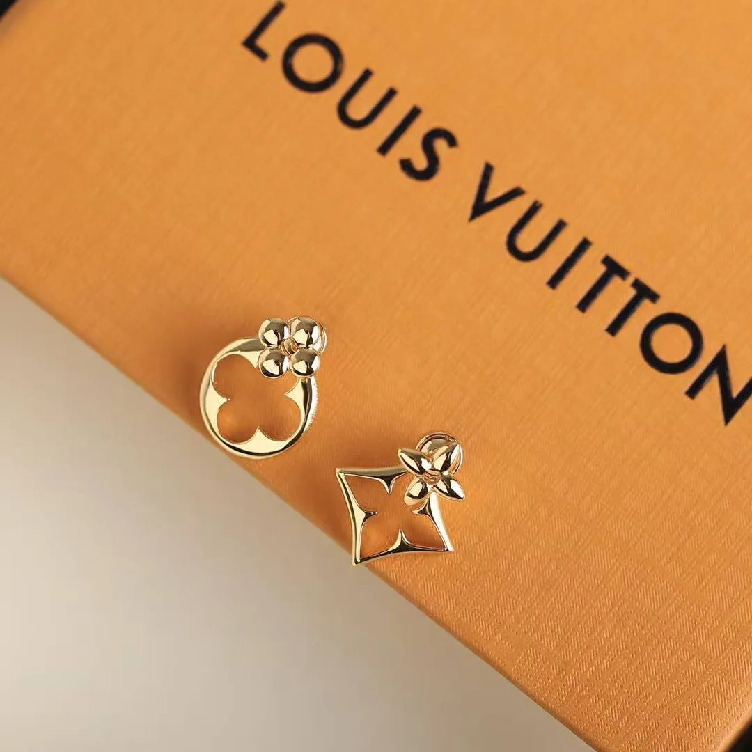M00770 Flowergram Earrings Gold Monogram Flowers