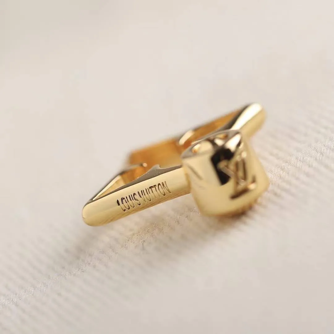 M00770 Flowergram Earrings Gold Monogram Flowers