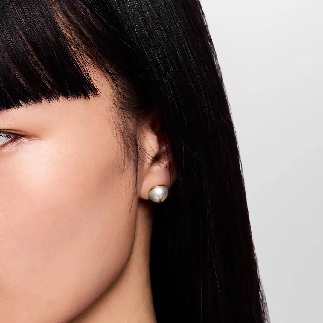 M01589 My Mix Pearl Earrings Initials and Monogram Flower Signatures