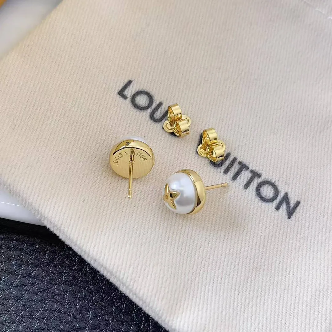 M01589 My Mix Pearl Earrings Initials and Monogram Flower Signatures