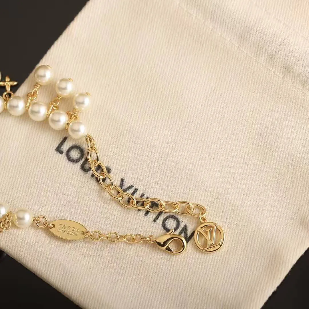 M1685A Pearl River Bracelet Adjustable Chain with Circle Charm