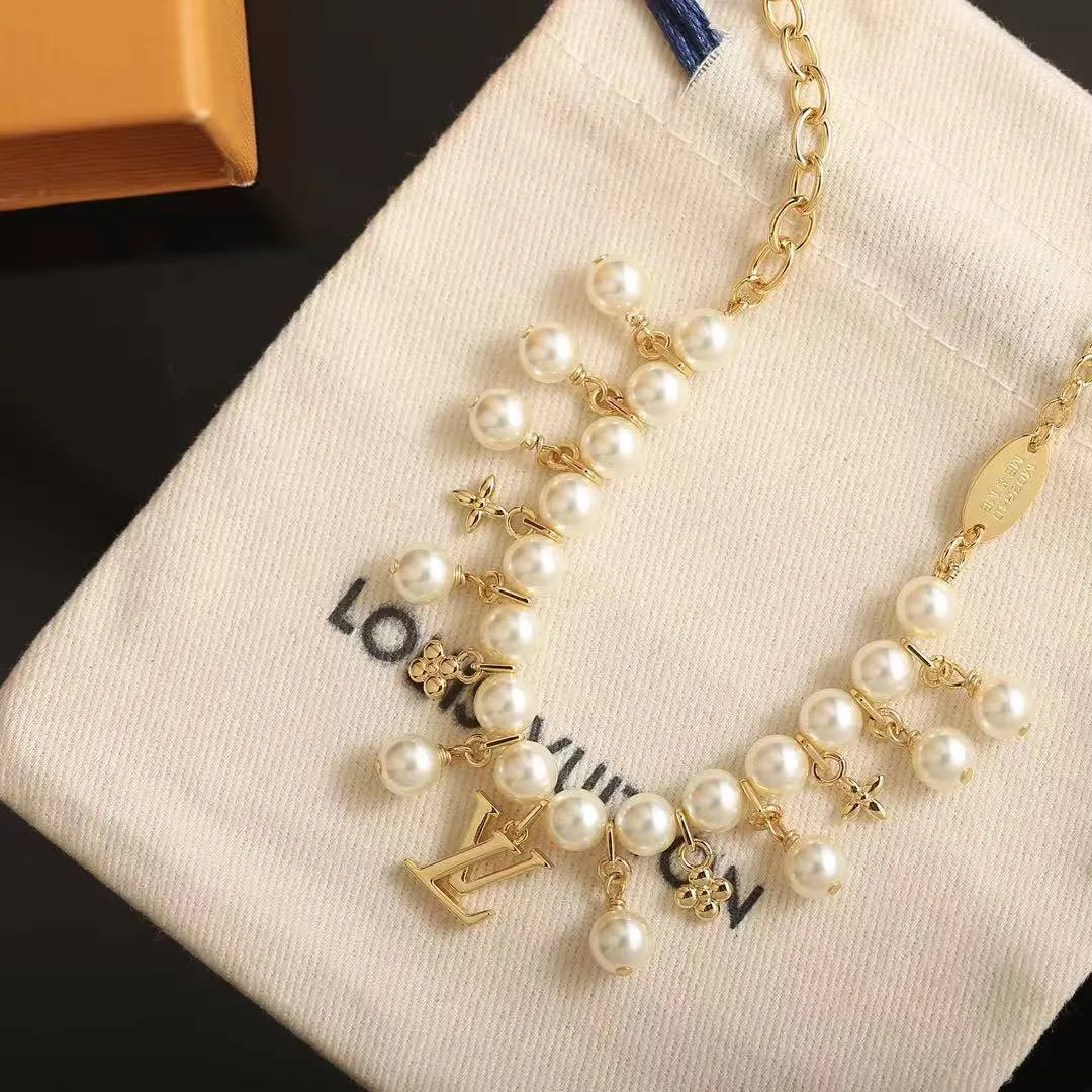 M1685A Pearl River Bracelet Adjustable Chain with Circle Charm