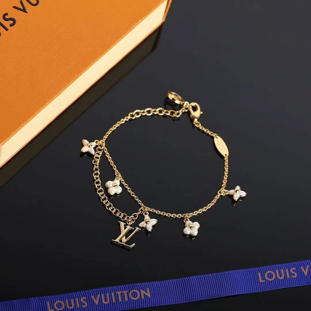 M0940A Floragram Bracelet Adjustable Chain with Circle Charm