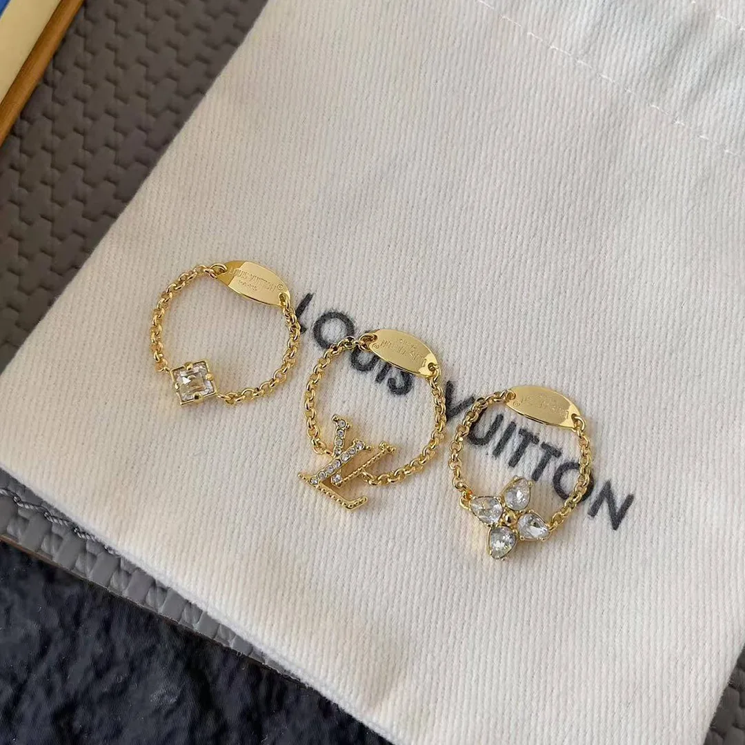M1604M Lady Ring Set Initials and Monogram Flower Charms