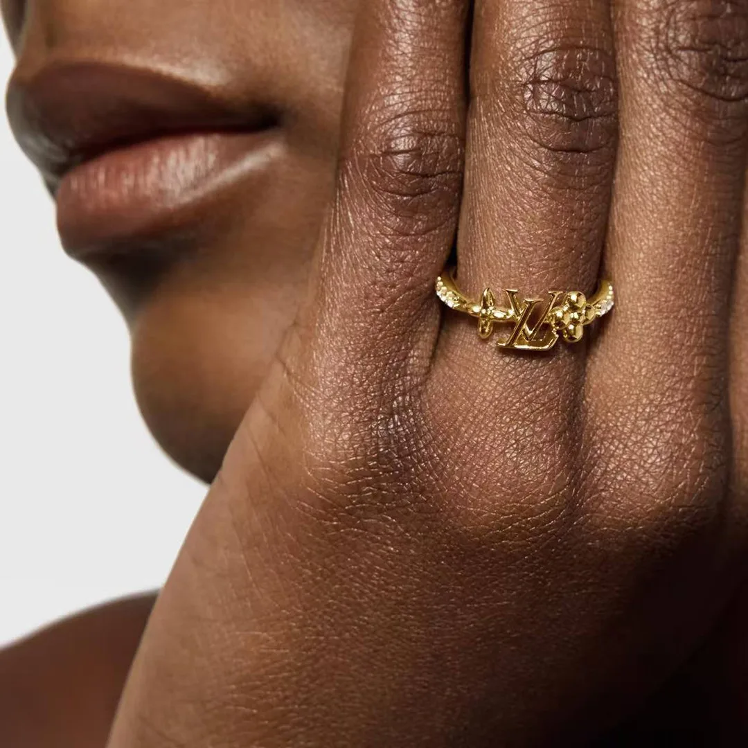 M1461S L.V Iconic Ring L.V Initials and Monogram Flower Signatures