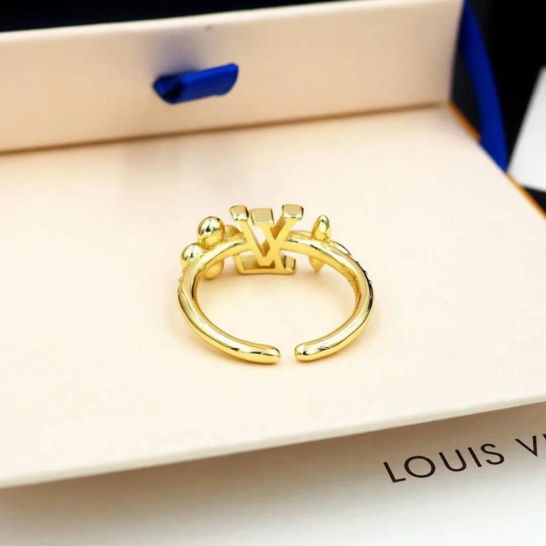 M1461S L.V Iconic Ring L.V Initials and Monogram Flower Signatures