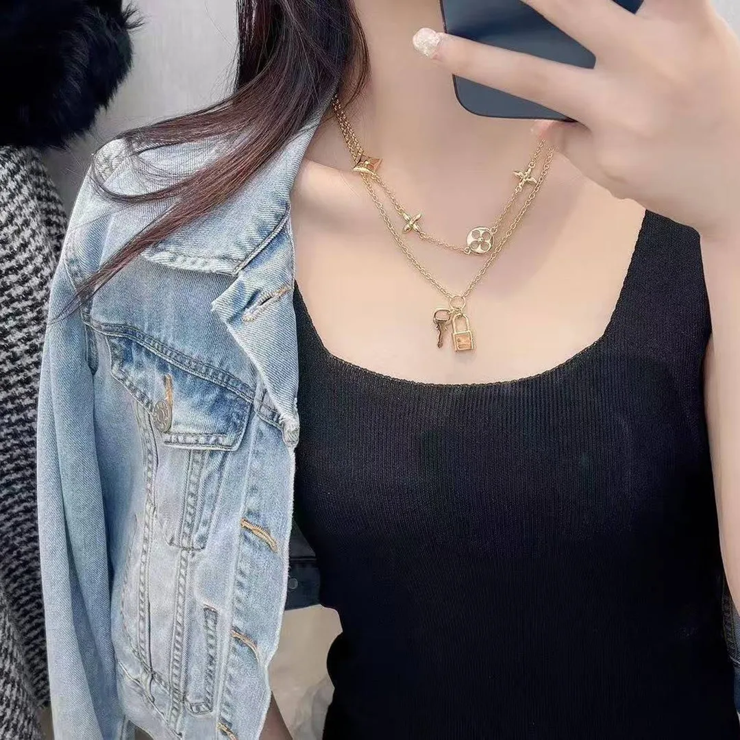 M02494 L.V Iconic Charms Necklace Monogram Flower Pendants
