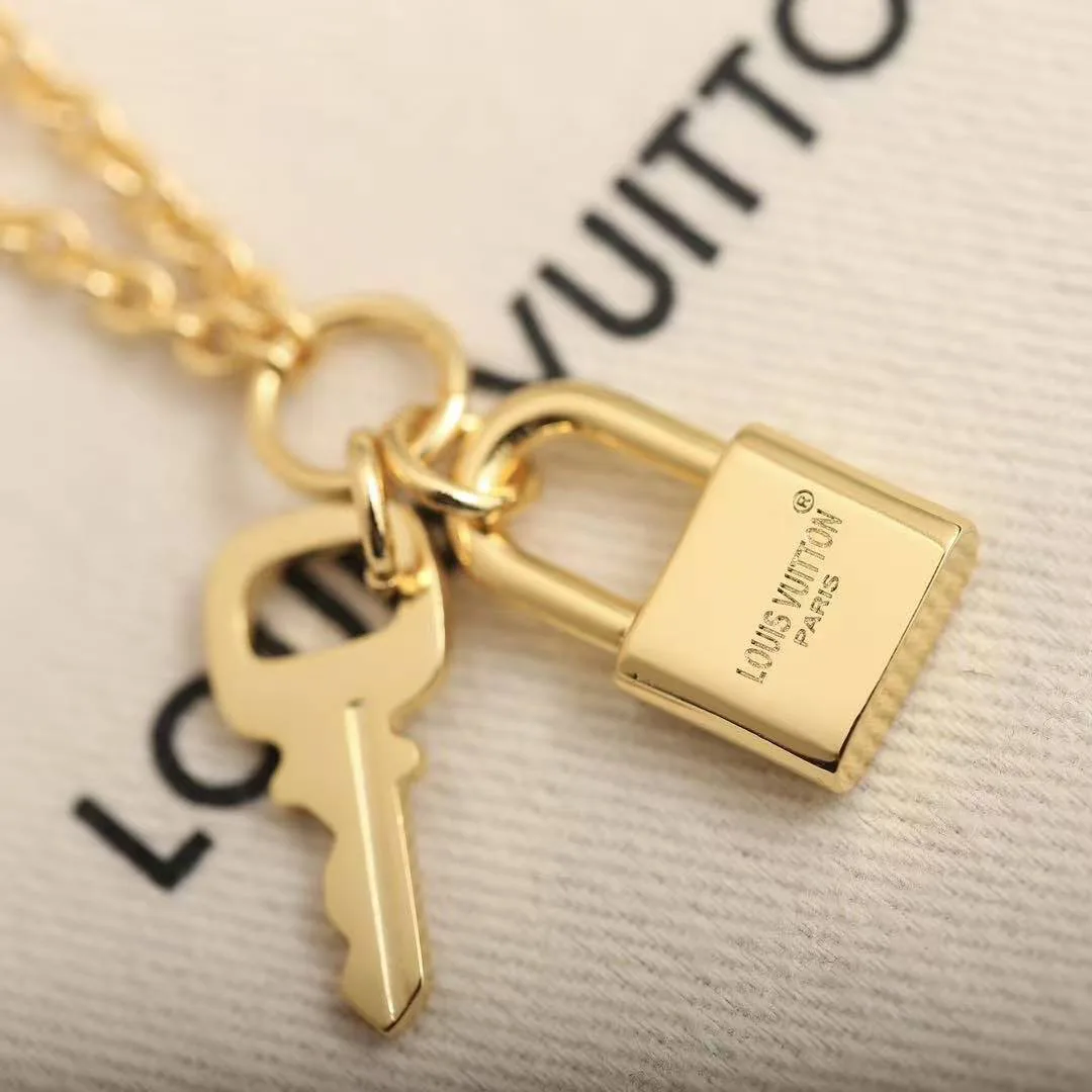 M02494 L.V Iconic Charms Necklace Monogram Flower Pendants