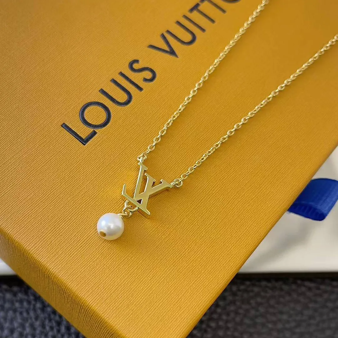 M01623 Iconic Louisa Necklace