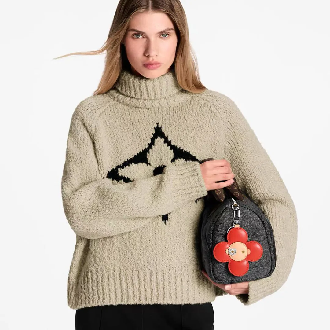 M03661 57th Street NYC Vivienne I NY Bag Charm Vivienne Character
