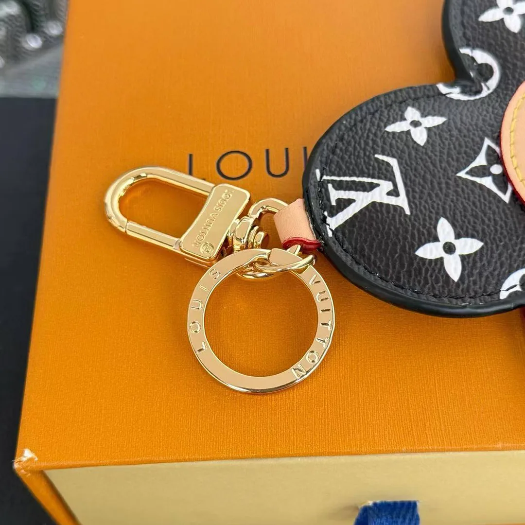 M03819 Vivienne Bag Charm Monogram Vivienne Character