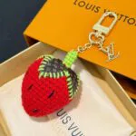 M02583 Berrylicious Crochet Bag Charm L.V Signature Snap Hook and Key Ring Monogram Canvas - M02485 1 M02583 Berrylicious Crochet Bag Charm L.V Signature Snap Hook and Key Ring Monogram Canvas