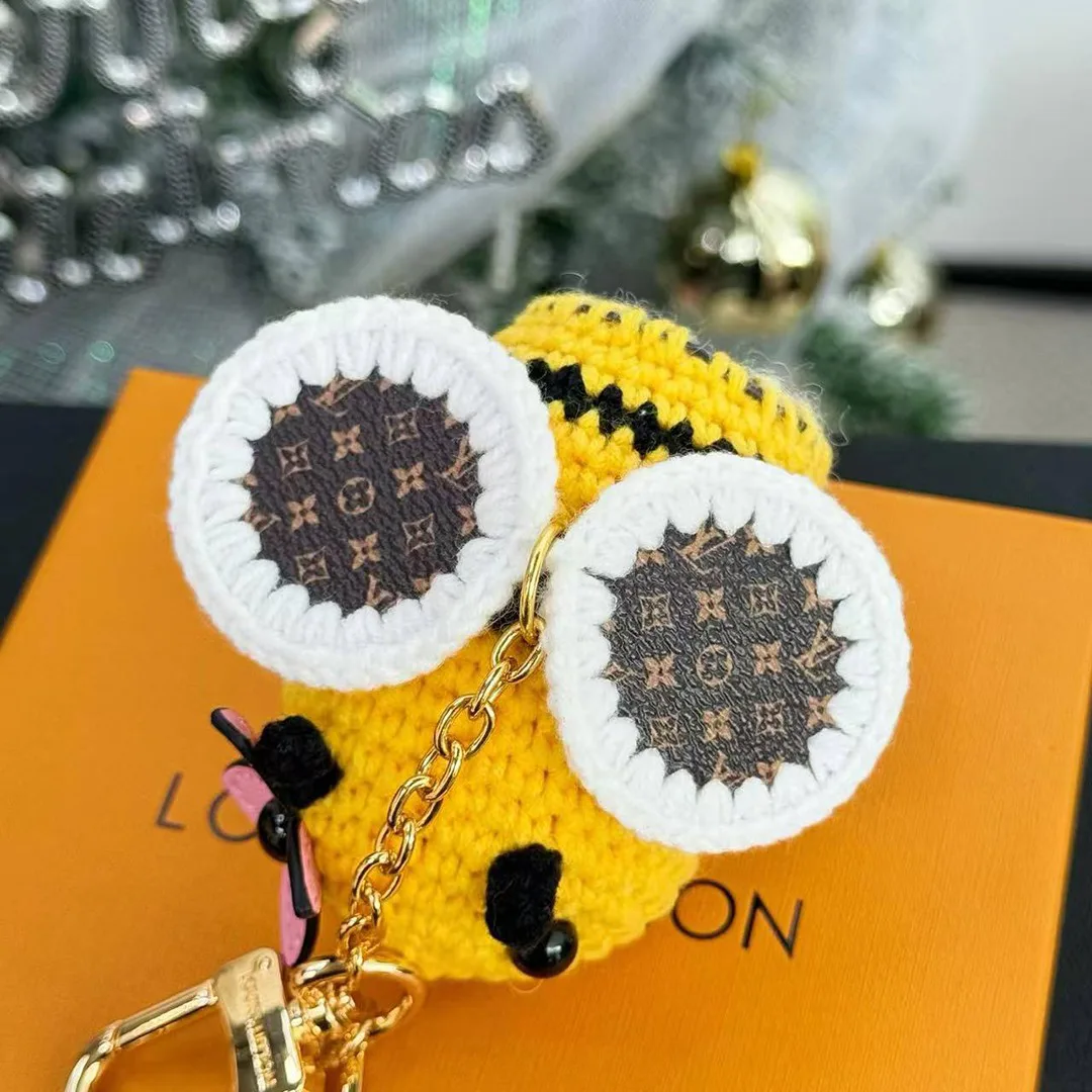M02585 Bee Crochet Bag Charm Monogram Canvas