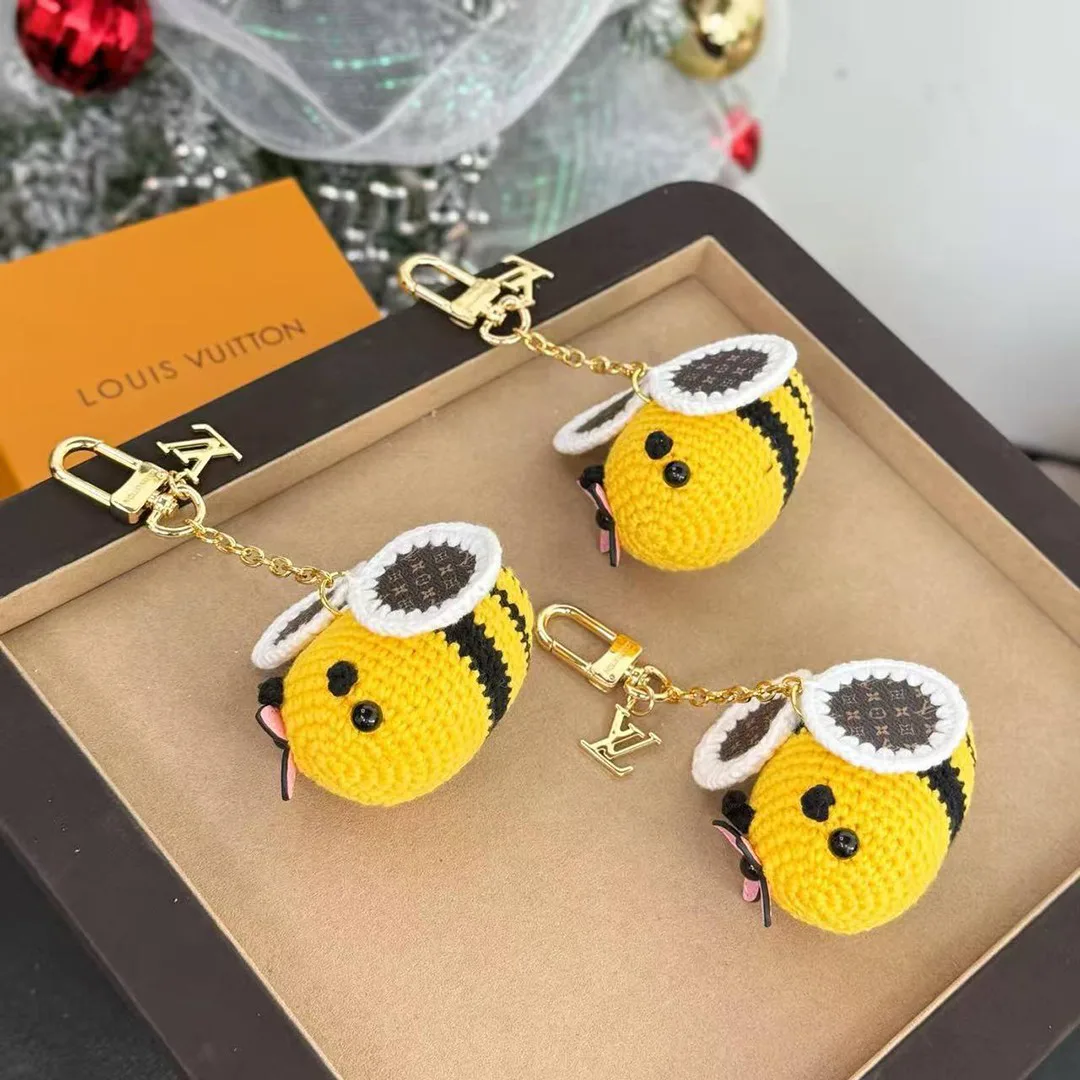 M02585 Bee Crochet Bag Charm Monogram Canvas