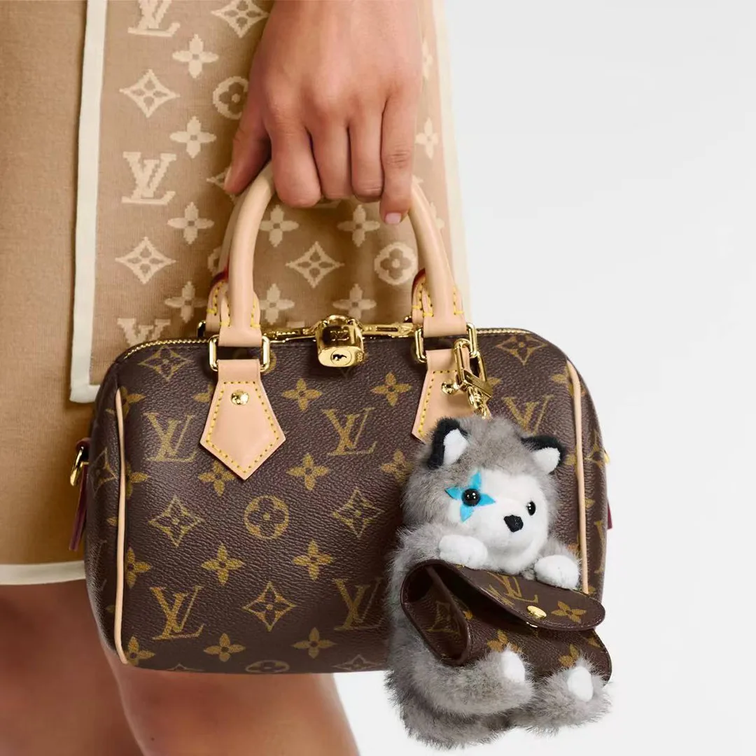 M03231 Cute Husky Bag Charm