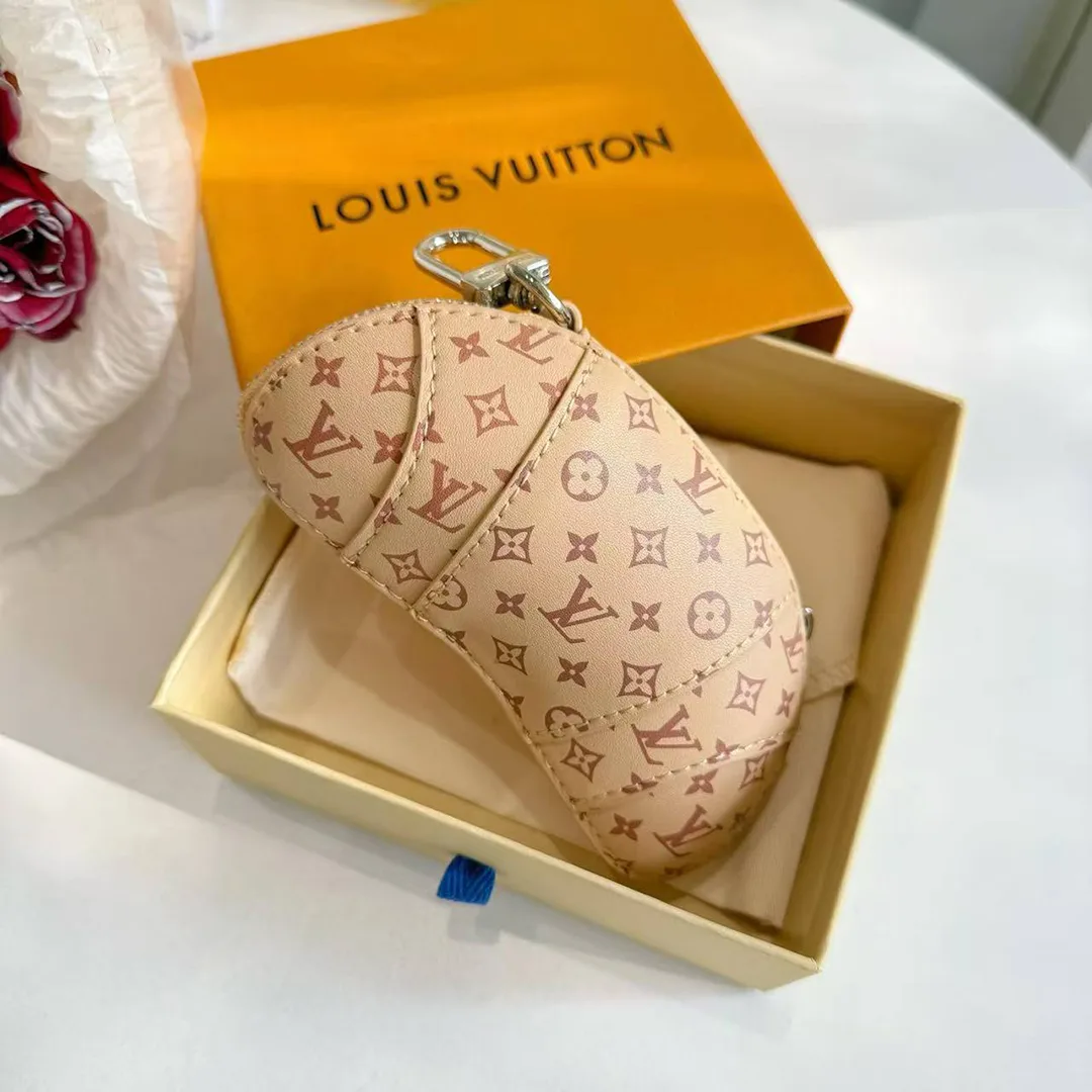 M01858 Croissant Bag Charm