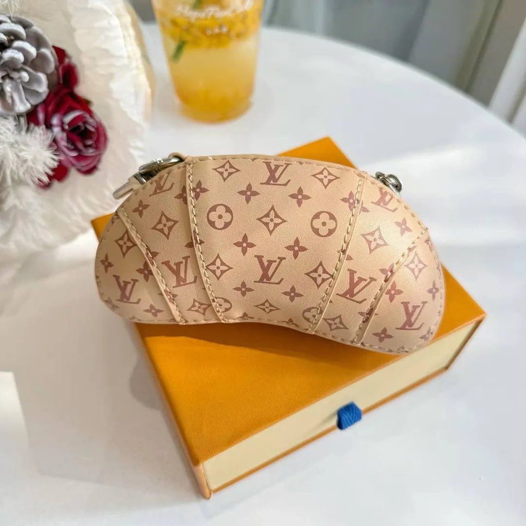 M01858 Croissant Bag Charm