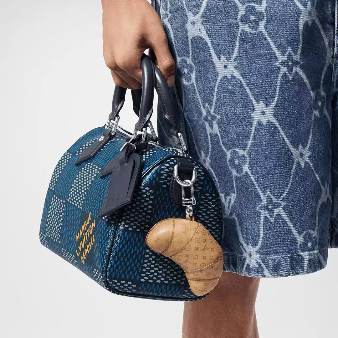 M01858 Croissant Bag Charm