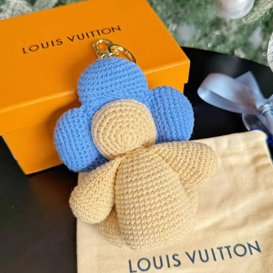 M02582 My Vivienne Crochet Bag Charm Blue Cotton
