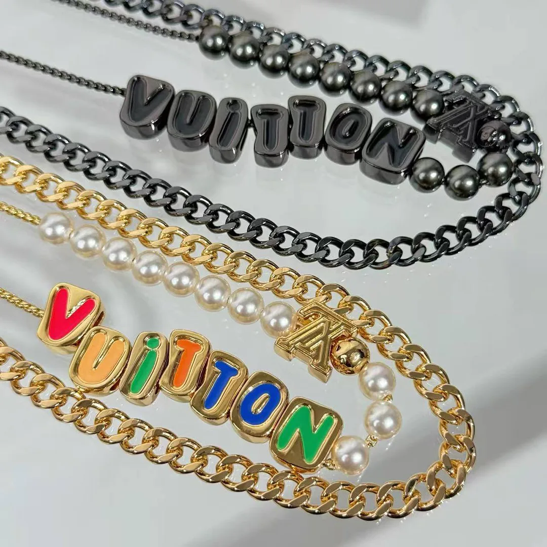 M02434 L.V Chain Belt L.V Signature Charm