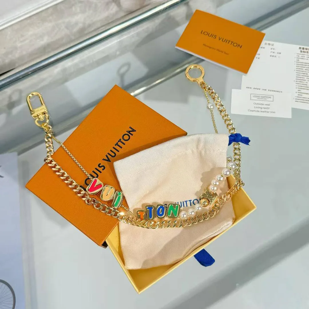 M02434 L.V Chain Belt L.V Signature Charm