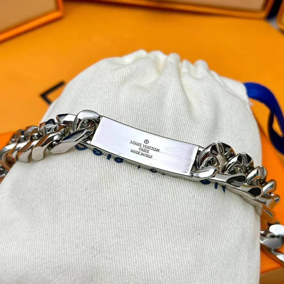 M00855 Monogram Chain Bracelet Initials and Monogram Flowers