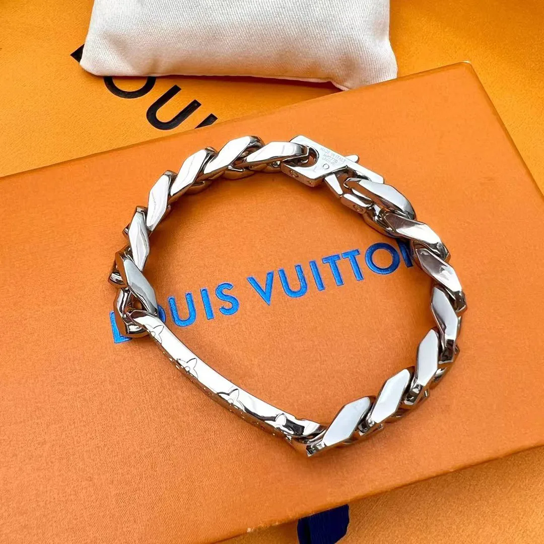 M00855 Monogram Chain Bracelet Initials and Monogram Flowers
